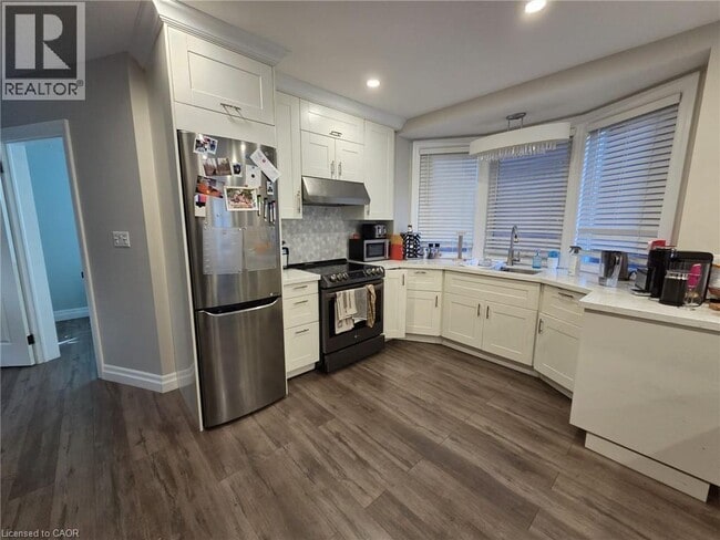 Photo du bâtiment - 81 Gage Ave S