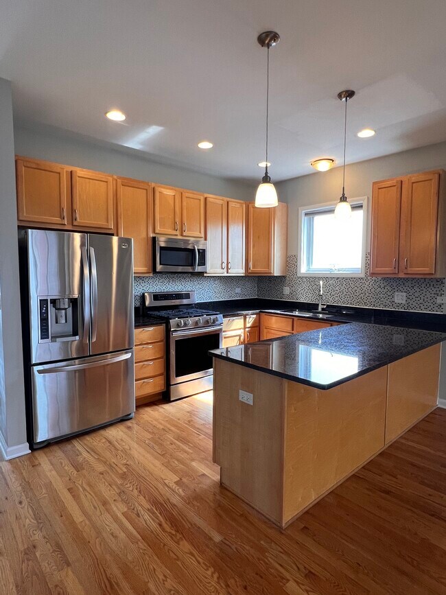 Foto del edificio - 1610 W Grand Ave