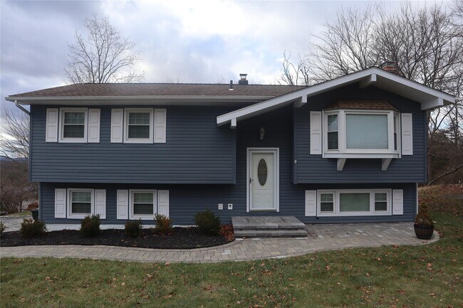 Building Photo - 32 Poplar Dr