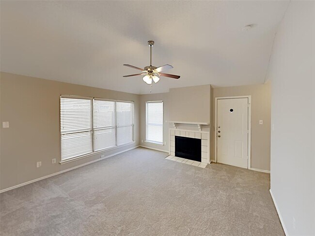 Building Photo - 1525 Juniper Ln