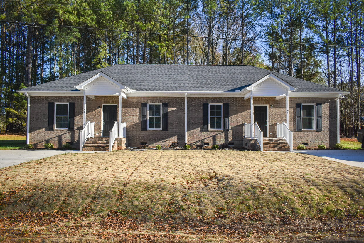 Covered Front Porch - 83 Cunningham Rd