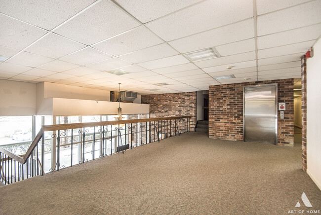 Building Photo - 1049 W Ogden Ave