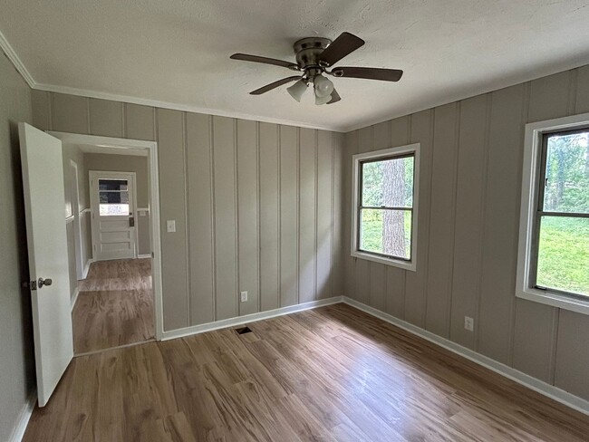 Building Photo - remodeled 3 bedroom 1 bath home for rent i...