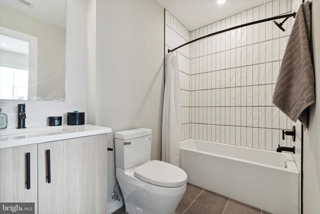 Building Photo - 308 W Chelten Ave