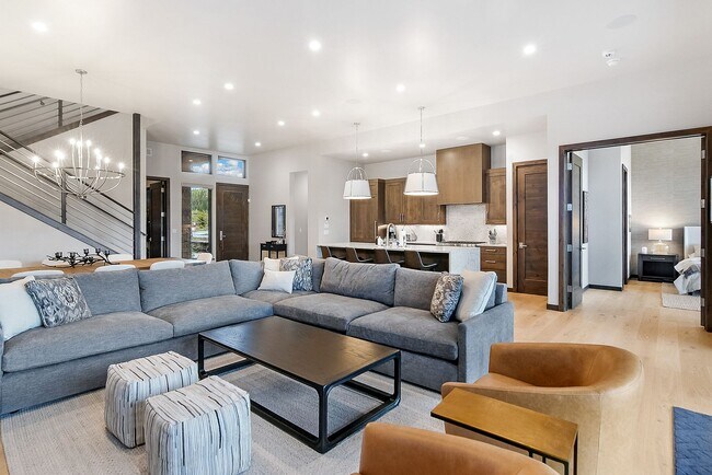 Foto del edificio - Luxury ski season rental is an entertainer...