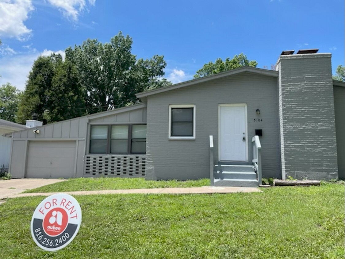 Building Photo - COMING SOON! 2 Bedrooms, 1 bathroom in Bel...