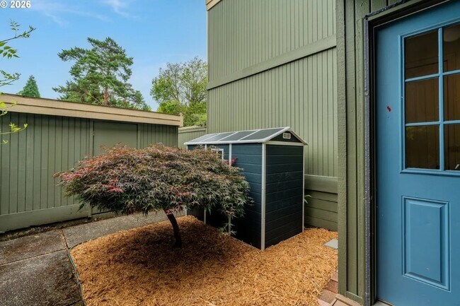 Foto del edificio - 1653 NW Midlake Ln