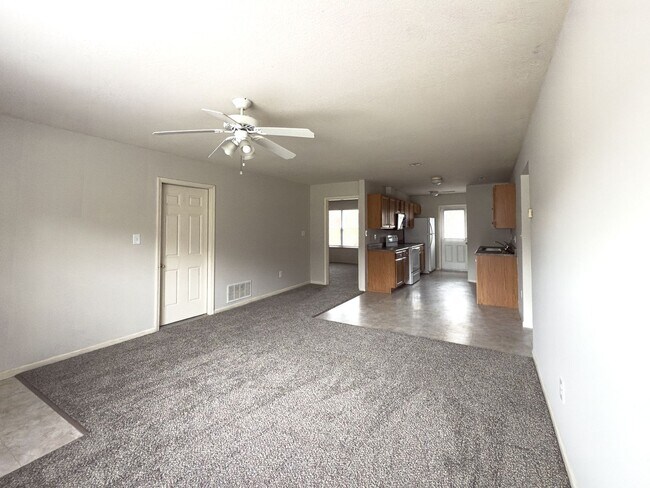 Foto del edificio - 2563-2563 E Morris Dr