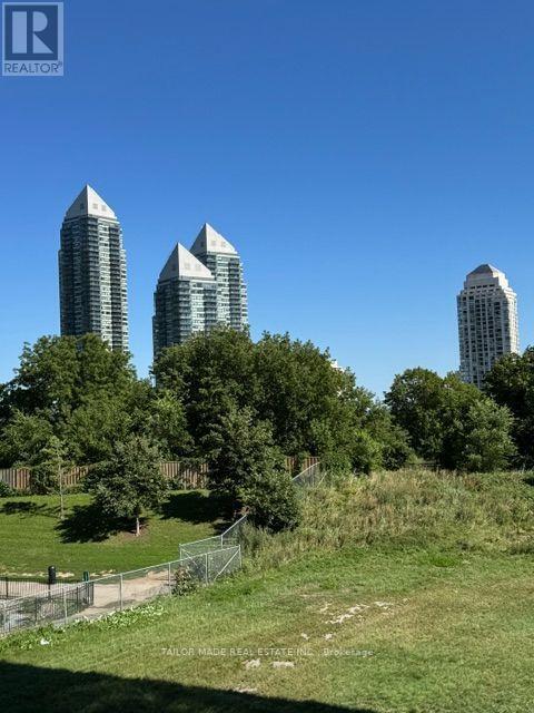 Building Photo - 251 Manitoba St