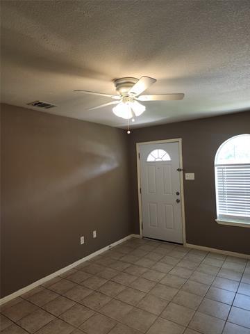 Building Photo - 8114 W Elizabeth Ln