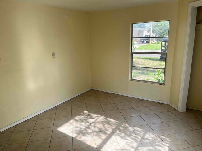 Foto del edificio - 713 Bowen St