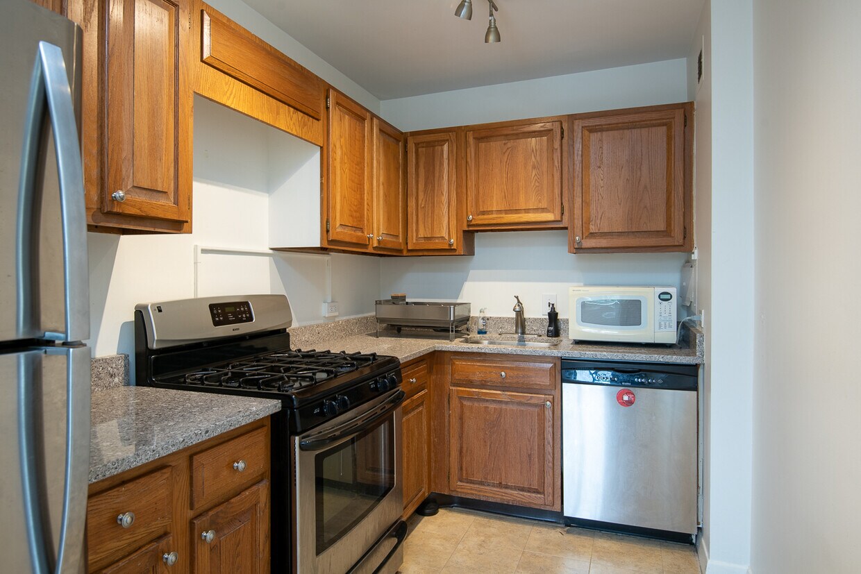 3000 Spout Run Pkwy Unit 1, Arlington, VA 22201 Condo for Rent in