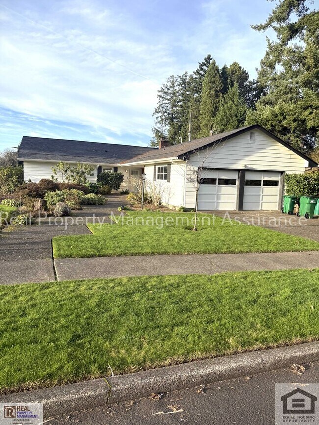 Building Photo - Attractive 4 bedroom/2 full bath single-level ranch style home