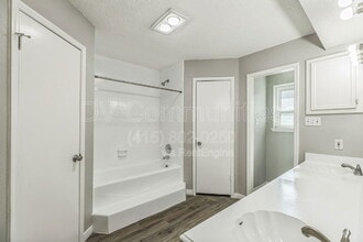 Building Photo - 16022 Spinnaker Dr