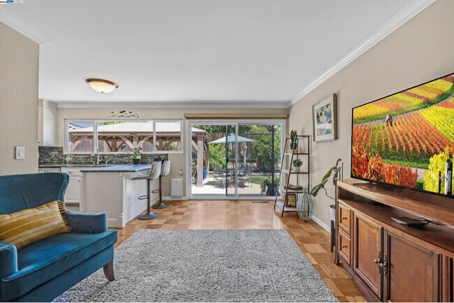 Foto del edificio - 590 Cinnabar Dr