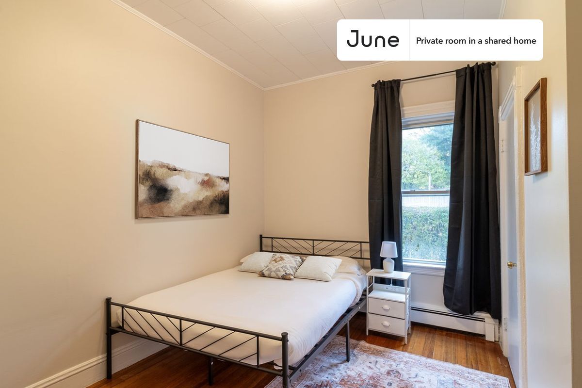 Private bedroom in 3 bed/1 bath Home - Private bedroom in 3 bed/1 bath Home
