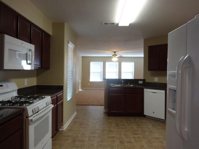 Building Photo - 9928 Grebe Dr