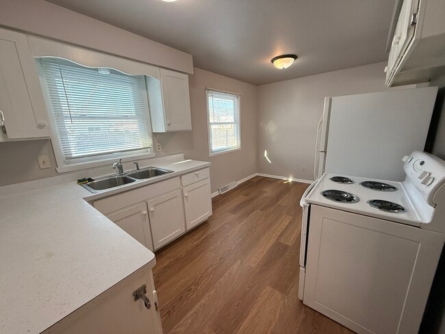 Building Photo - 1016 Fieldcrest Dr