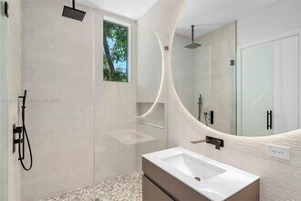 Building Photo - 12500 SW 64th Ave