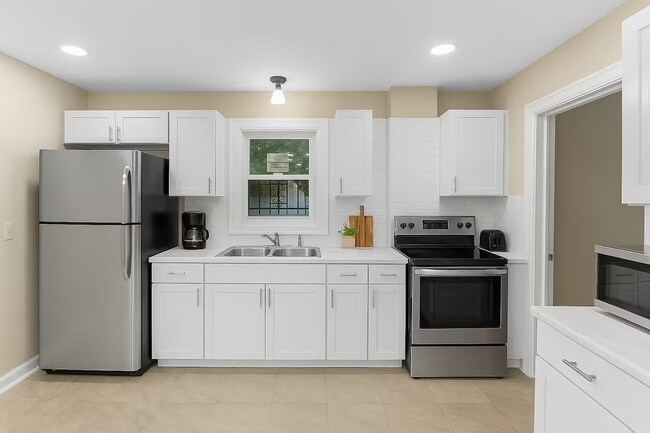 Foto del edificio - 532 W Ravenwood Ave