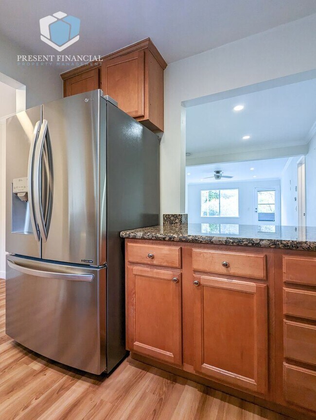 Building Photo - 2 br, 1 bath House - 4012 Farm Hill Blvd #203