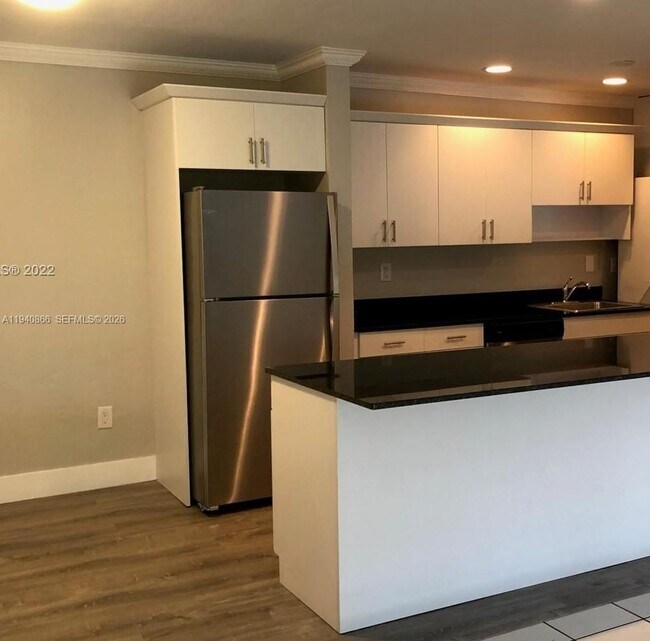 Foto del edificio - 9350 SW 77th Ave