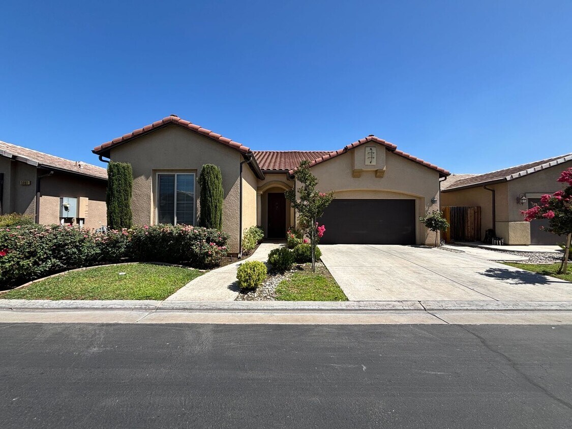 Foto principal - Beautiful 3 bedroom 2 bathroom