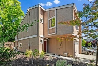 Building Photo - 612 Sierra Vista Ave