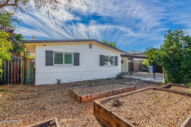 Foto del edificio - 429 W Flower St