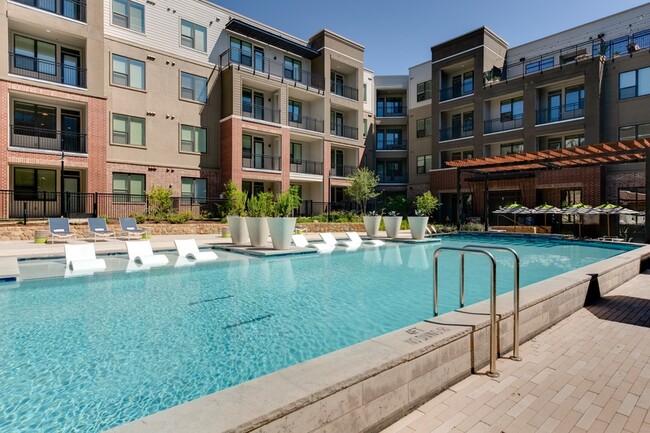 West Mockingbird - Apartments in Dallas, TX | Apartments.com