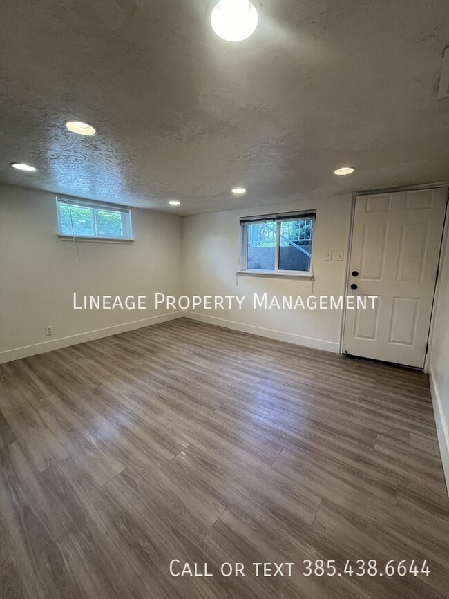 Building Photo - 182 N 100 W