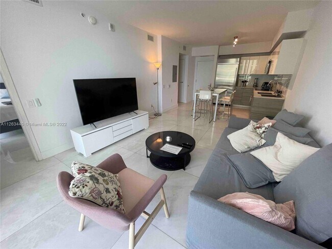 Foto del edificio - 1300 Brickell Bay Dr