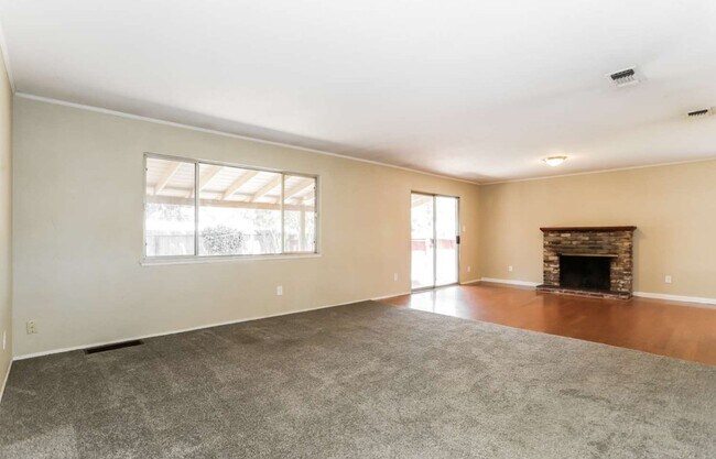 Foto del edificio - 7740 Aptos Cir