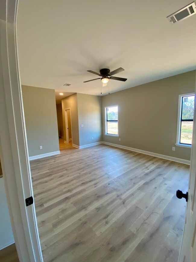 Building Photo - 232 Sylvan Rd