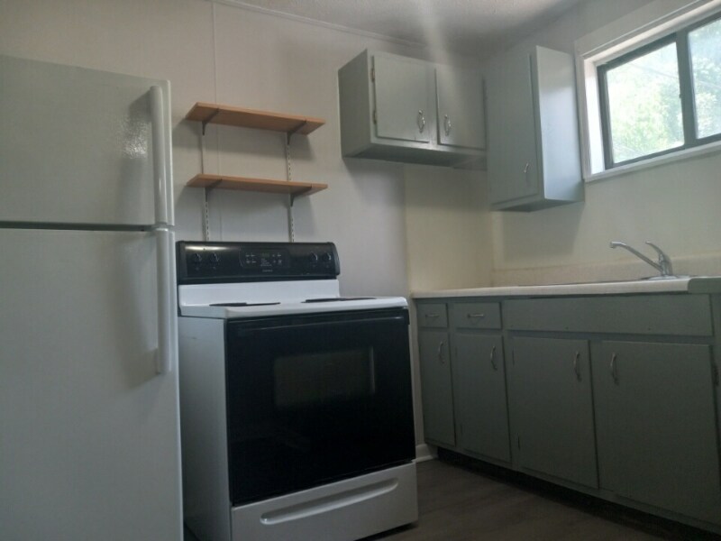 155 Midway Dr Unit A, Oliver Springs, TN 37840 Room for Rent in