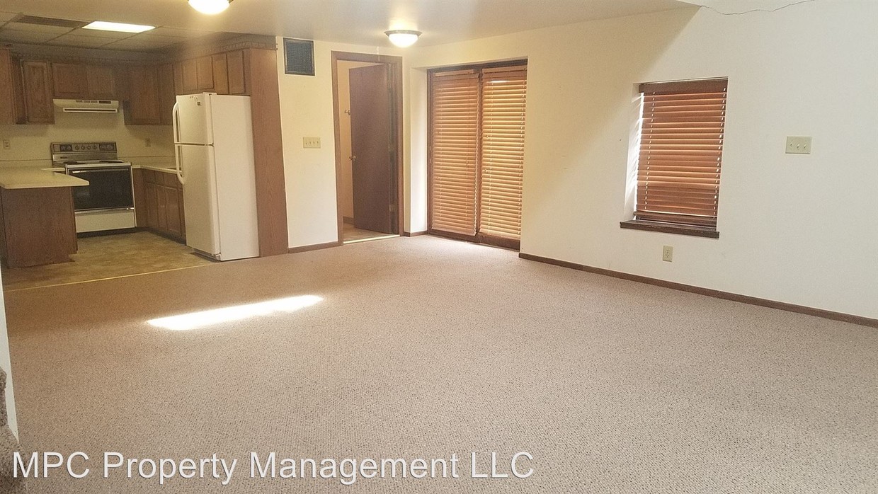 Foto principal - 143 E Chestnut St
