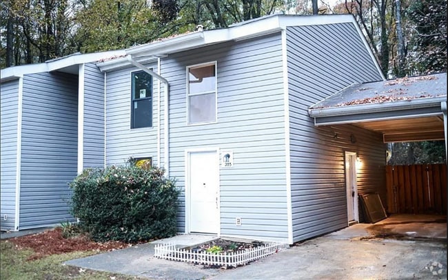 Building Photo - 203 Governors Dr