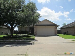 Building Photo - 106 Gemini Ct