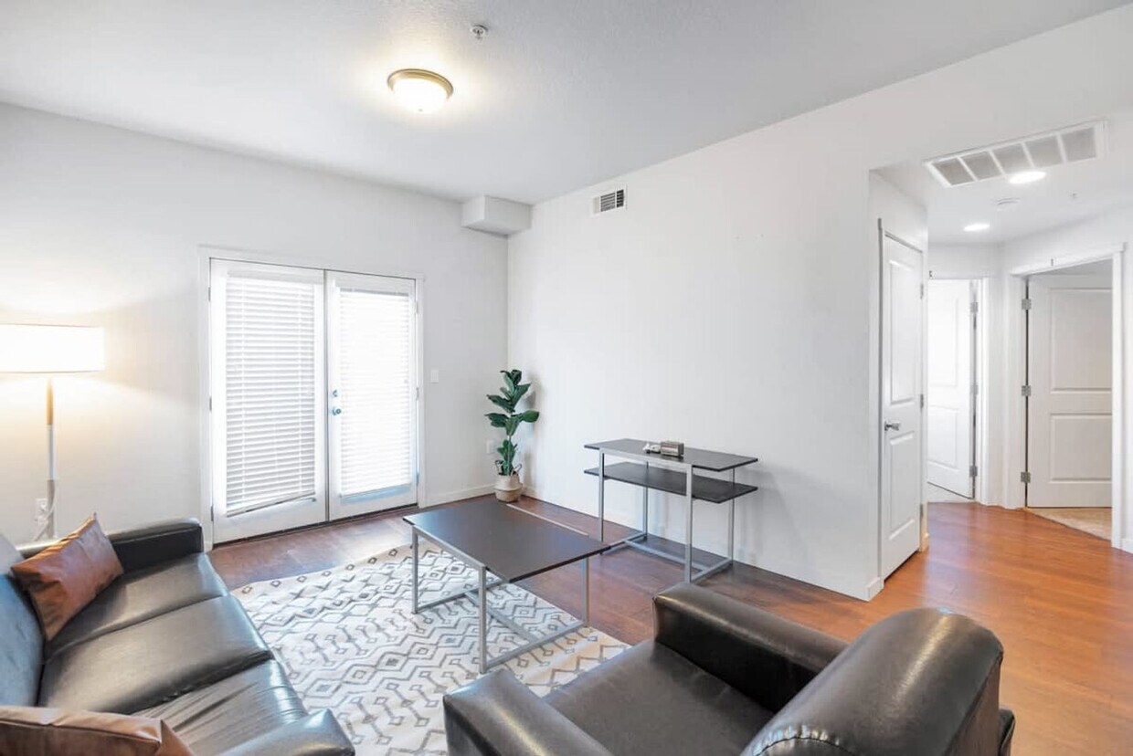 Foto principal - 1758 6th Ave