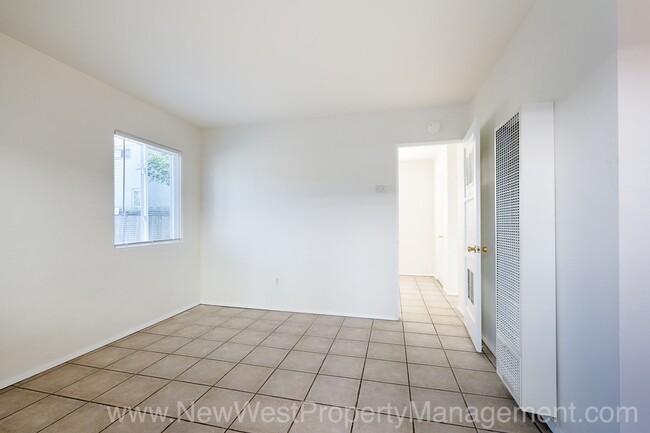 Building Photo - 553 22nd St