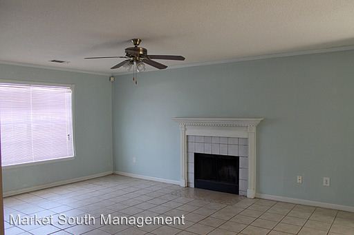 Building Photo - 126 Saint Ives Dr