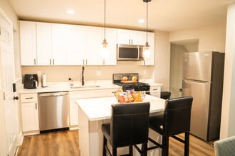 Building Photo - 8623 Willow Oak Rd