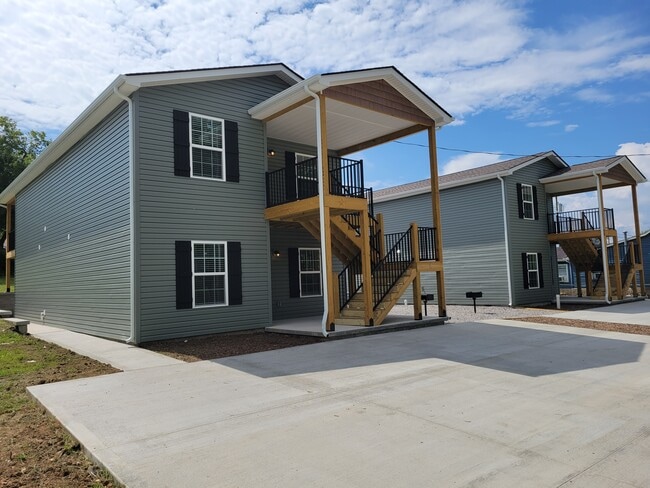 Building Photo - 519 Hendrickson St