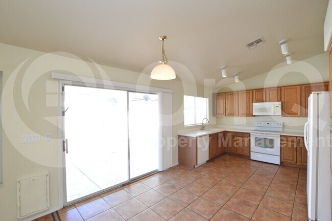 Foto del edificio - 1418 W Villa Maria Dr