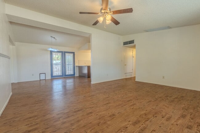 Foto del edificio - 3 Bedroom 2 Bath