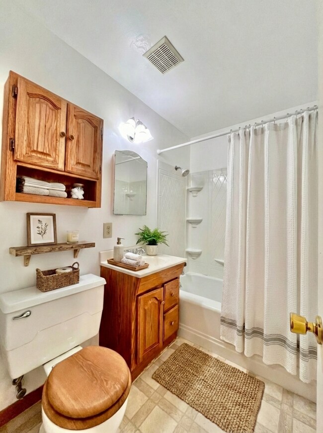 Foto del edificio - Cozy 2 bed 1 bath Home with Fenced Yard!