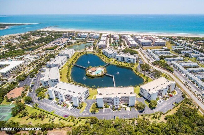 Foto del edificio - 8951 Lake Dr