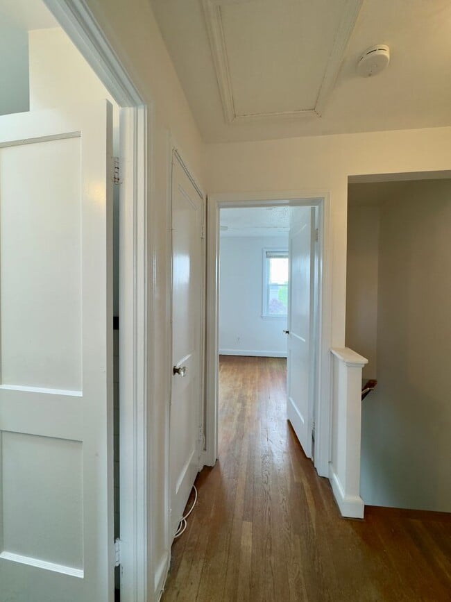 Building Photo - Charming 2Bed/1.5Bath in Violetville Neigh...