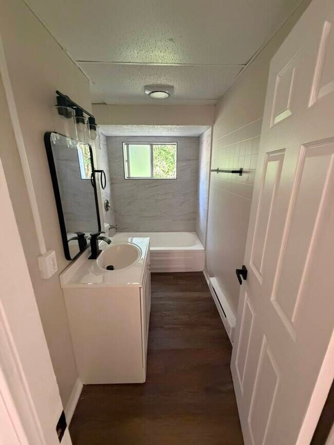 Foto del edificio - Welcome Home! Bright, Spacious, and Ready for New Residents