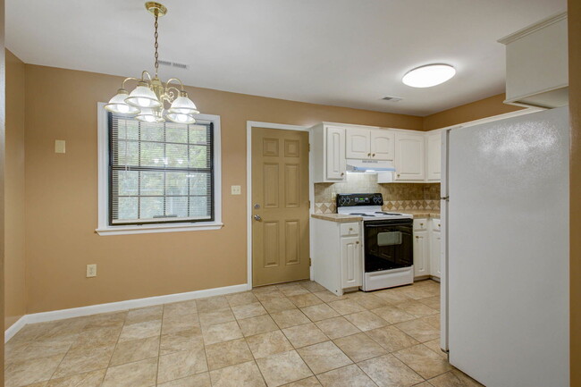 Building Photo - 2759 Oak Leaf Dr